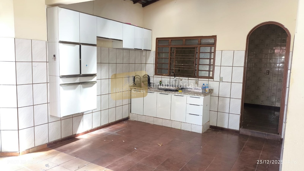 residential-/-home-vila-lahoz-tupa-sp